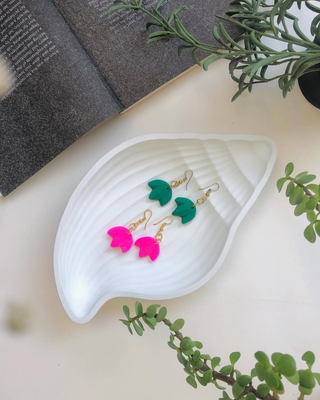 Coastal Conch Tray